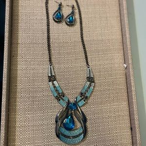 Necklace and earring set